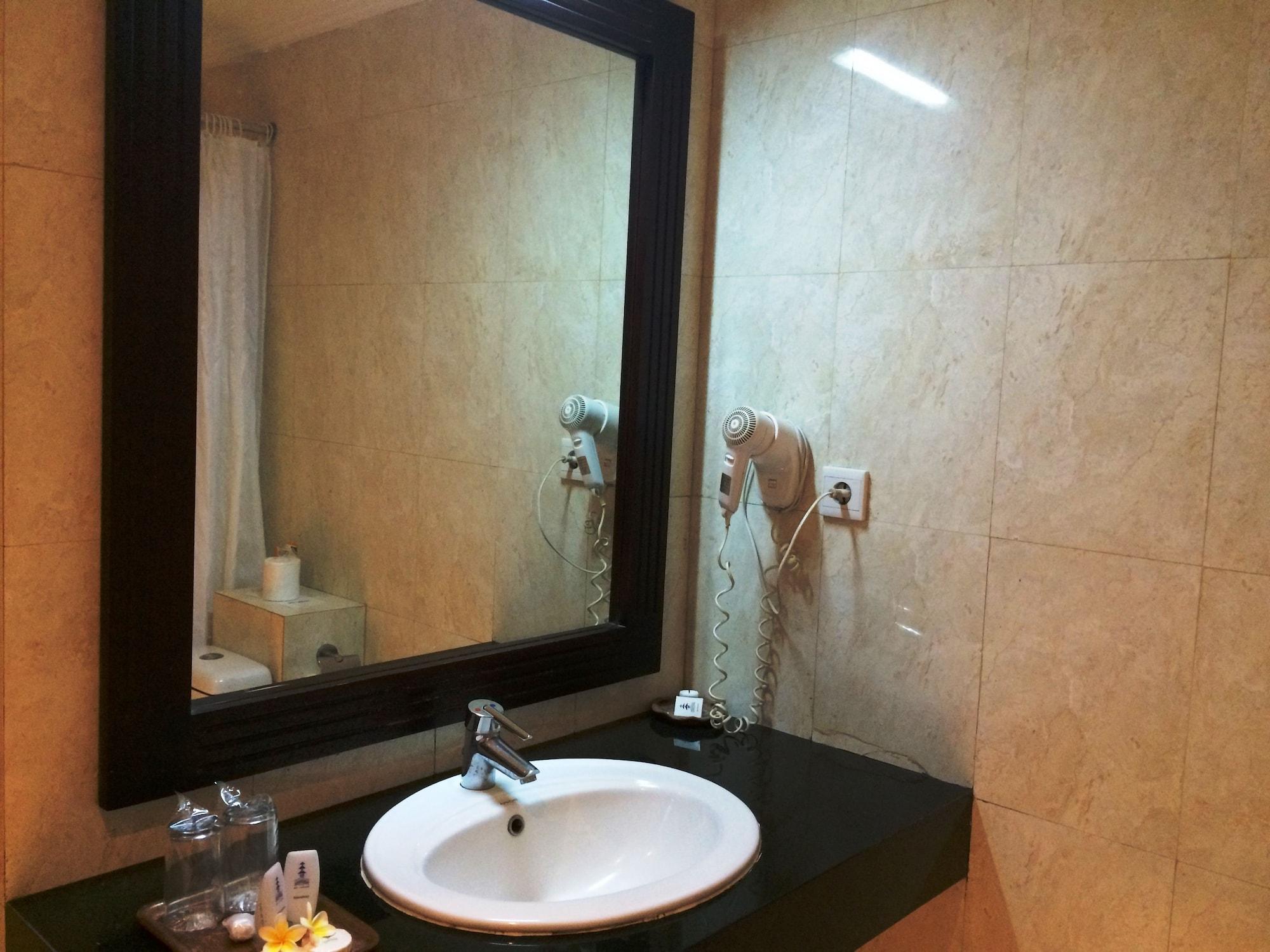 Puri Raja Hotel Legian Eksteriør bilde